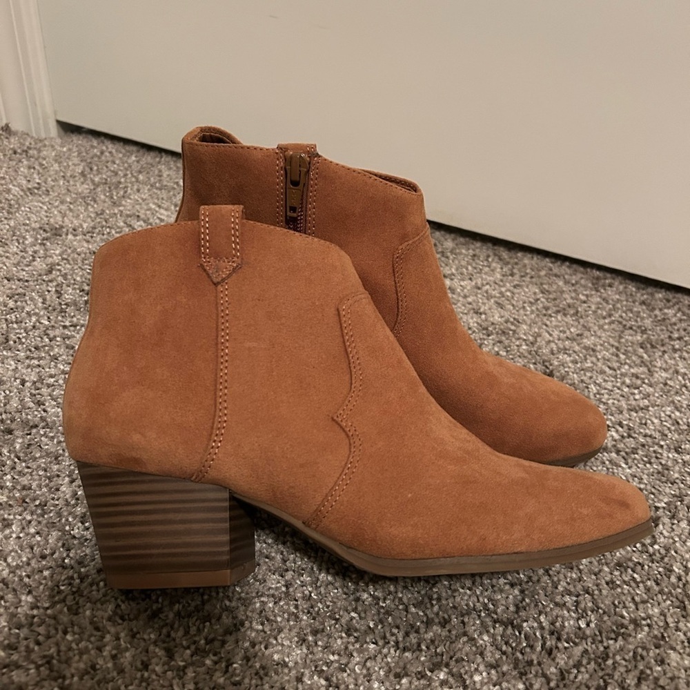 Brown faux suede old navy short western booties